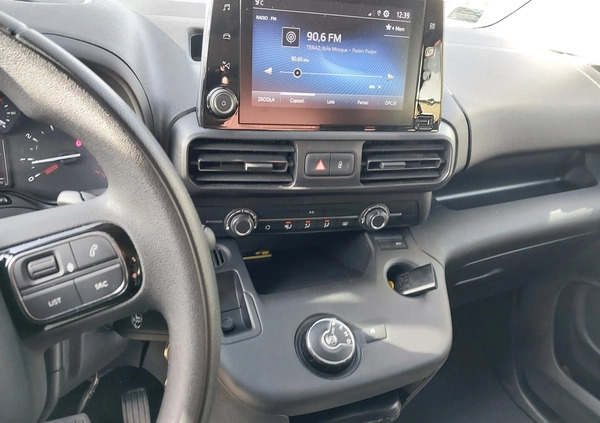 Toyota Proace City Verso cena 82000 przebieg: 34000, rok produkcji 2020 z Słupsk małe 92